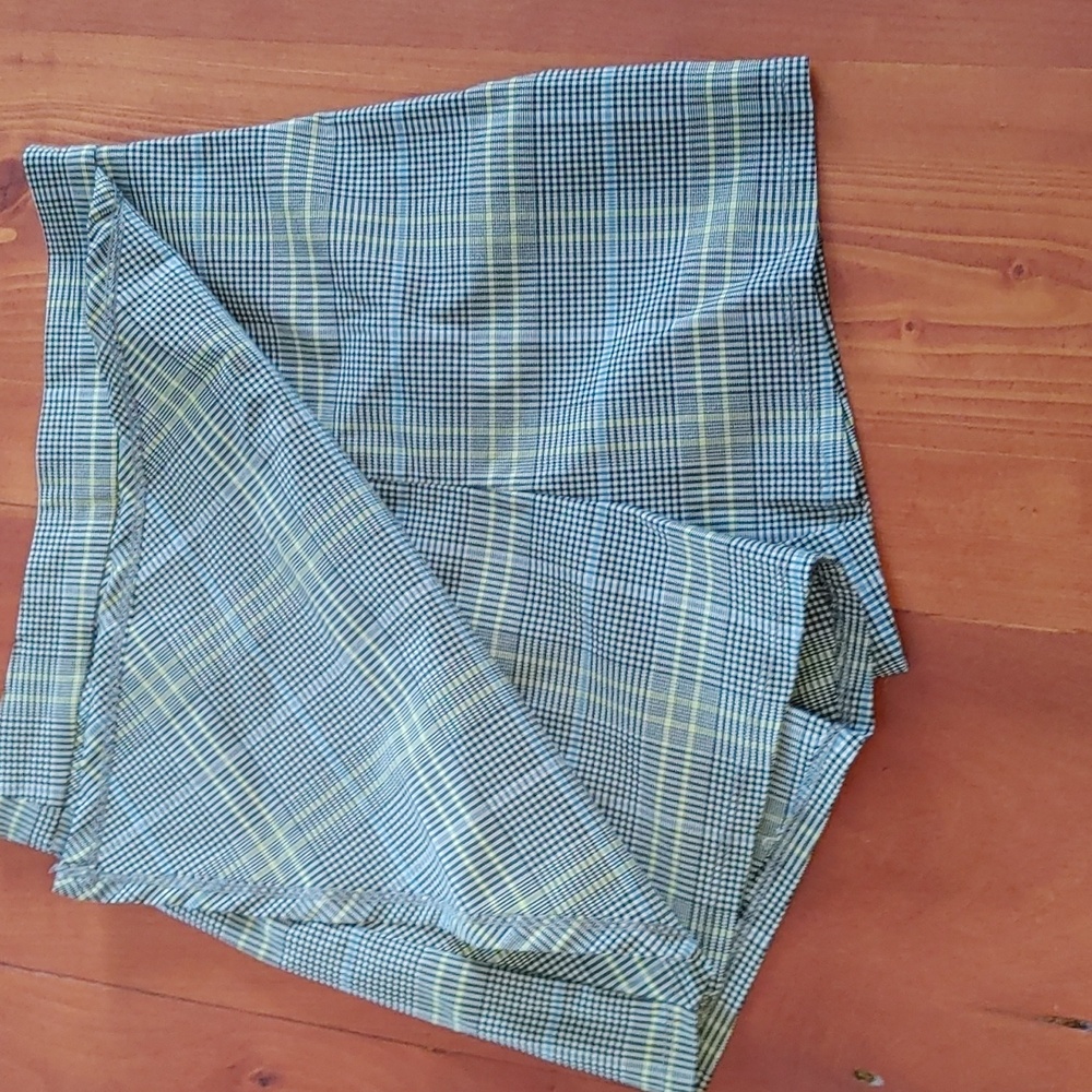 Plaid Mini skort - Picture 2 of 3